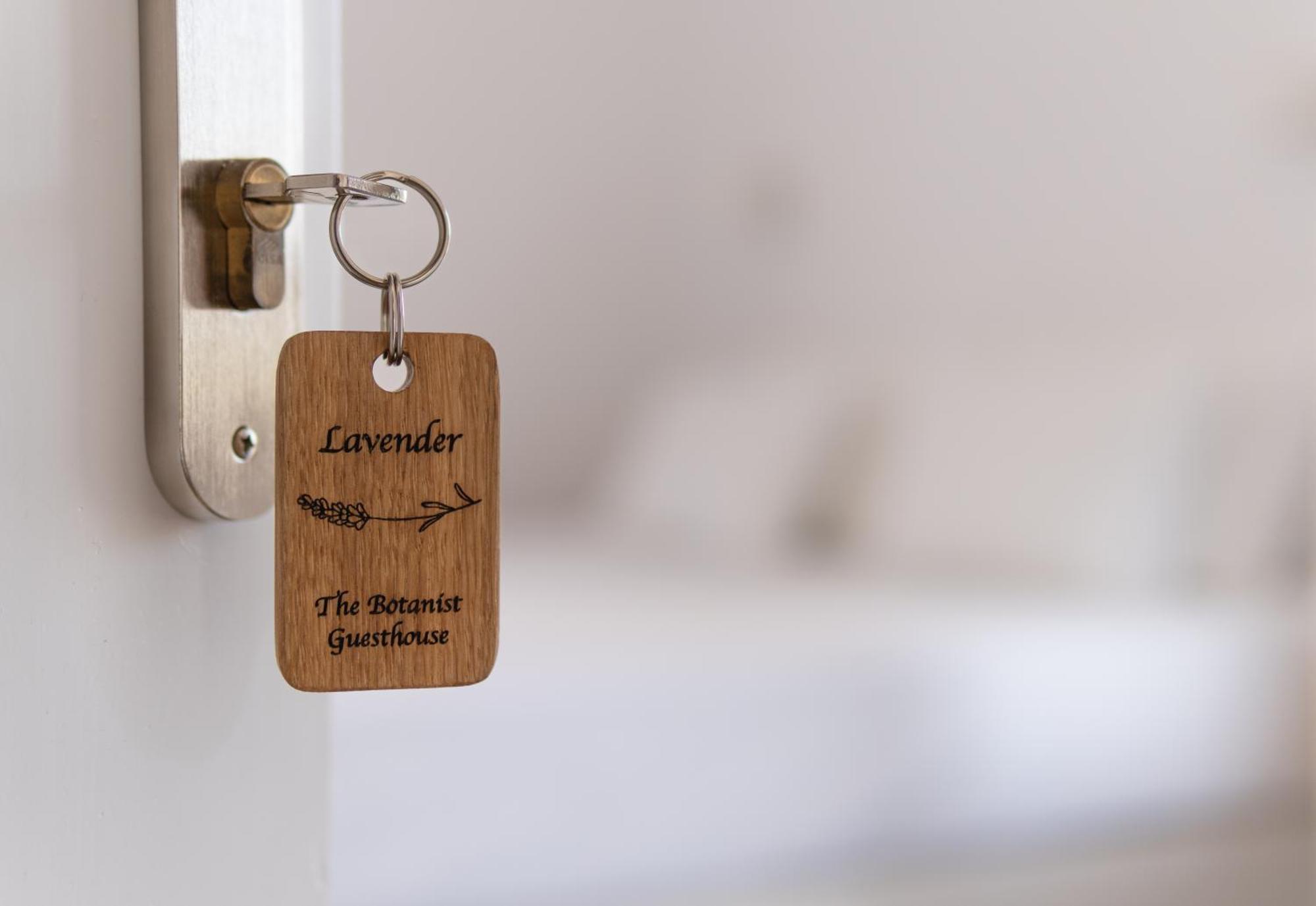 The Botanist Guesthouse สโกเปลอสทาวน์ ภายนอก รูปภาพ