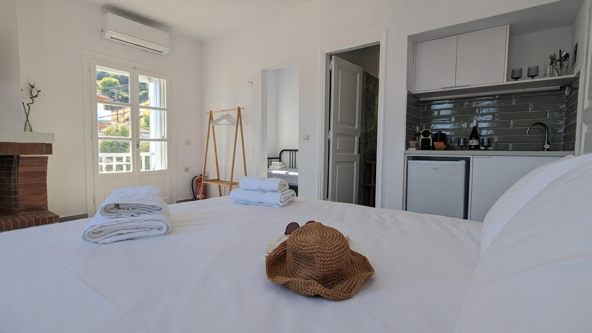 The Botanist Guesthouse สโกเปลอสทาวน์ ภายนอก รูปภาพ